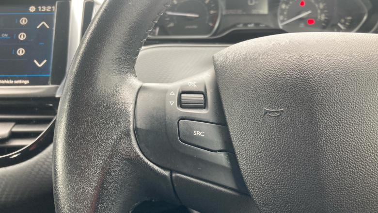 Peugeot 208 1.2 PureTech 82 Signature 5dr [Start Stop] Petrol Hatchback